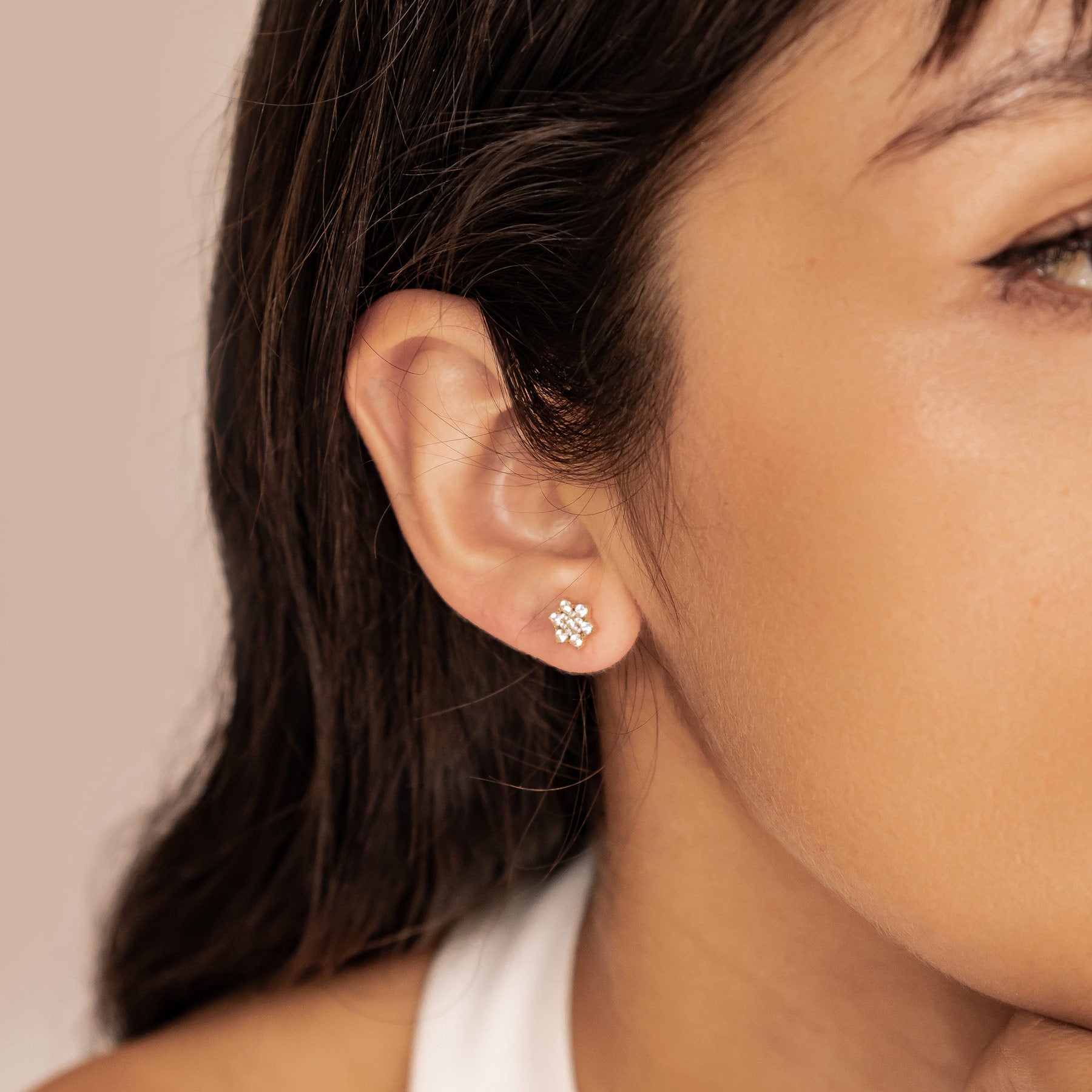 Pendientes Botón Flor de Circonitas en Plata de Ley